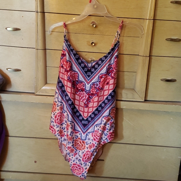 Bathing suit - Picture 1 of 2